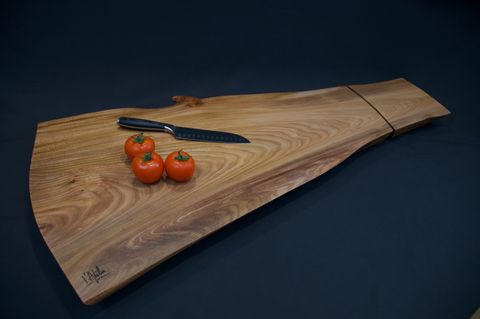 A custom slab chopping board in beautifully figured
Scottish Elm